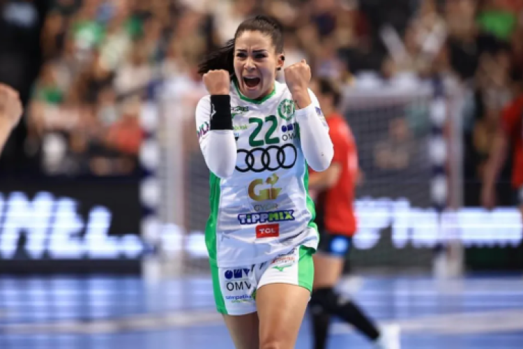 Győri-Lukács Viktória a szezon csapatában az EHF-nél