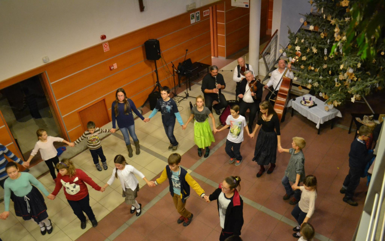 A táncoké és a meséké volt a főszerep