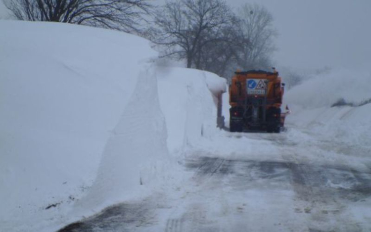Rendkívüli ülés a hóhelyzet miatt
