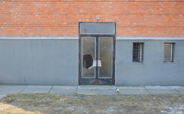 Betörtek egy simontornyai sörözőbe