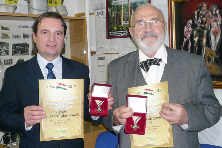 Átadták a Hűséggel a hazához érdemkeresztet