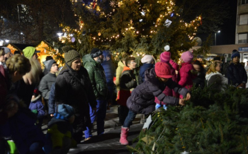 Közösen hangolódtak a közelgő ünnepre