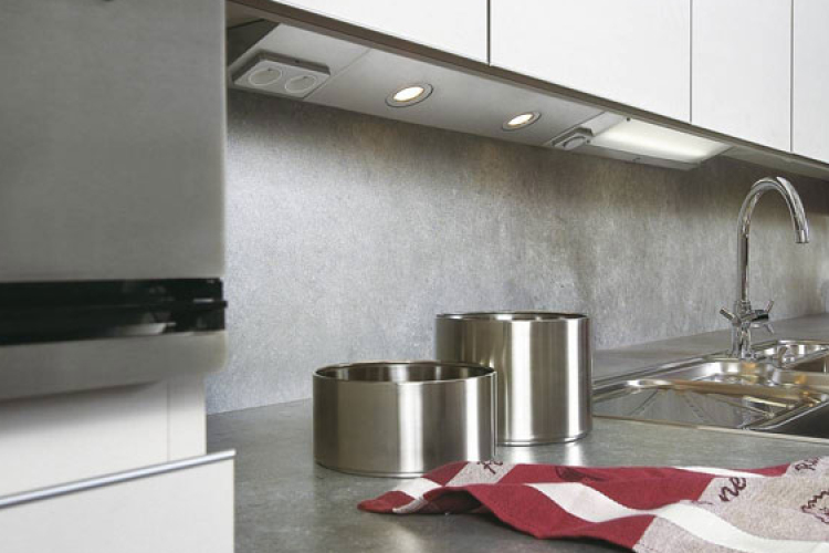 A konyha megvilágításának praktikus és hangulatos kivitelezése