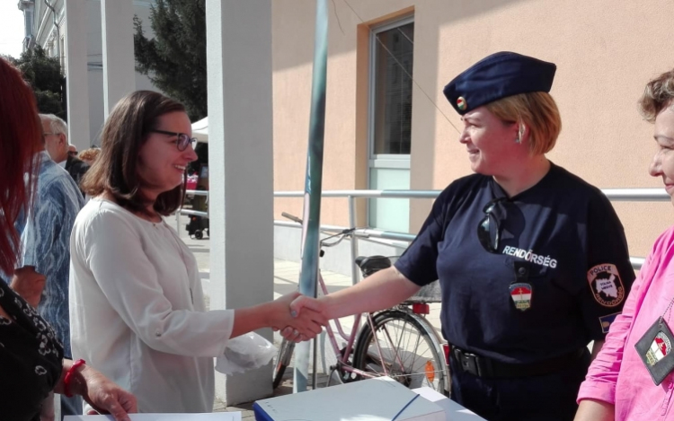Tamásiban toboroztak a rendőrök