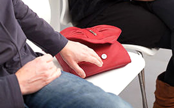 Mobiltelefont és készpénzt lopott egy kávézó teraszáról