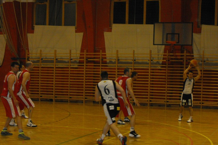 Tisztes helytállás a bajnok esélyes ellen