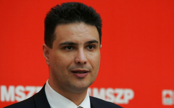 Bemutatta Tolna megyei képviselőjelöltjeit az MSZP és az Együtt-PM