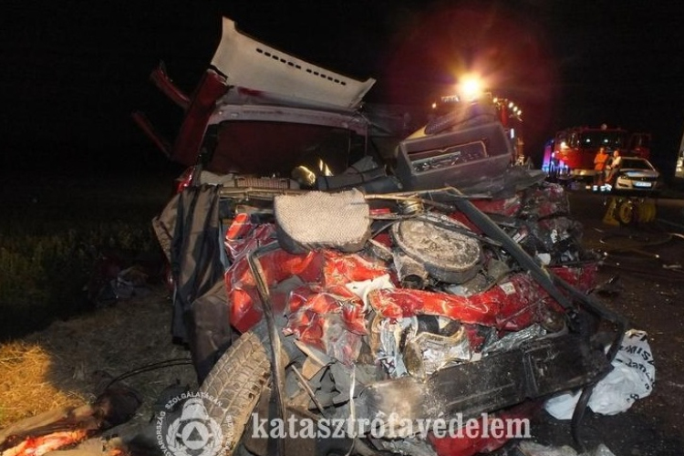 A véres esti baleset túlélői is meghaltak az éjszaka