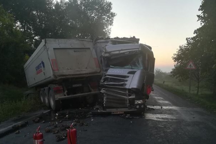Két kamion ütközött Tamási és Pincehely között