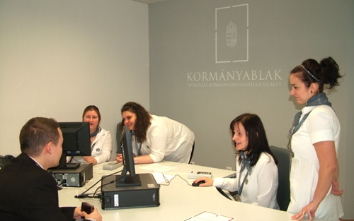 Mosolygó hivatalok épülnek Tolna megyében