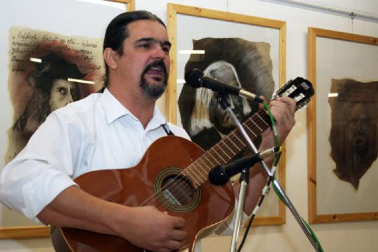 Kovács Gábor zenés estje ma a könyvtárban