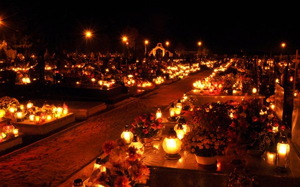 Hosszabb lesz a nyitvatartás a megye temetőiben