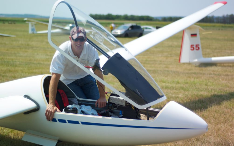 Nemzetközi vitorlázórepülő-verseny Őcsényben