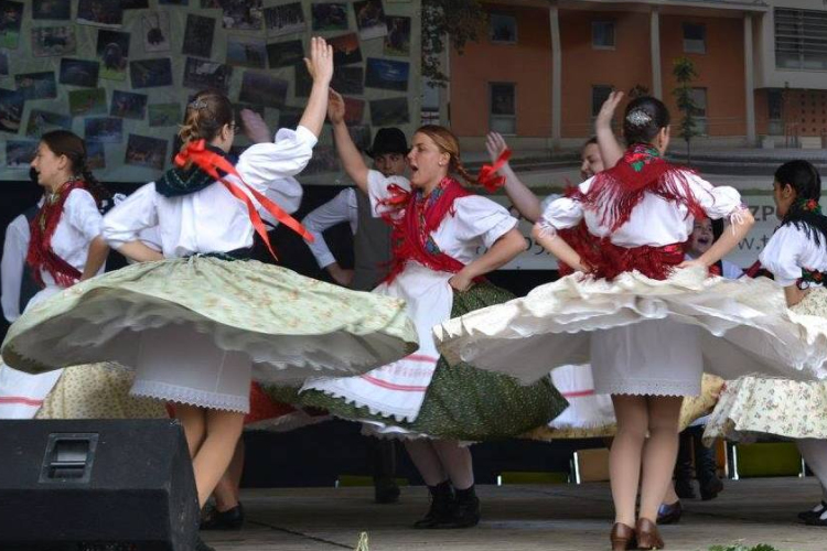 Jön az örömvasárnap