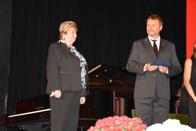 Tamási Város Érdemes Közalkalmazottja lett Babodi Márta