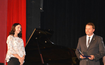 Horváth Laura lett Tamási Város Sportembere