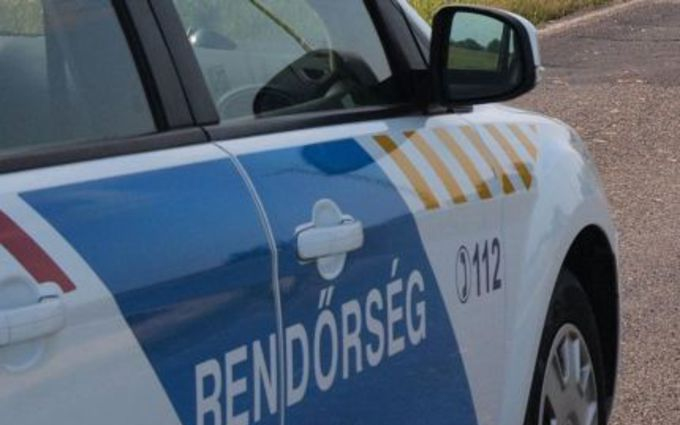 Kiszakította a fürdőajtót