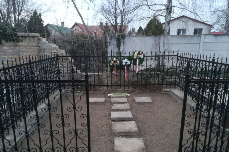 Megújult a Borsitzky-síremlék