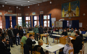 Felfegyverkezve elkövetett rablás volt a vád a Vályi napon