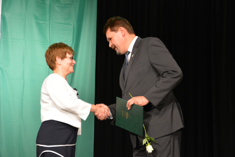 A város egyik érdemes pedagógusa Csuti Klára lett