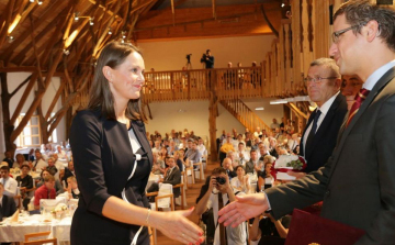 Kitüntették Gulyásné dr. Könye Katalint és Hirt Ferencet