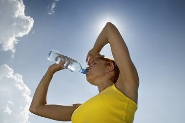 Hőségriasztást rendeltek el ma déltől