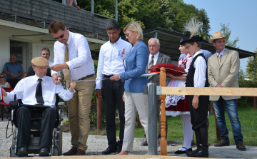 Felavatták a négy évszakos lovas pályát