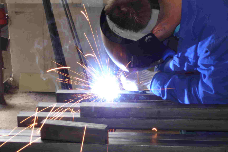 Szakképzettség megszerzésének lehetősége ingyenesen, korhatár nélkül!