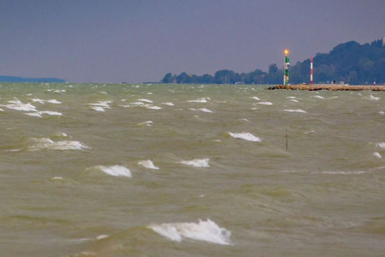 Tragédia: két haláleset is történt a Balatonnál a hétvégén 