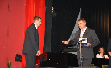 Pro Urbe Tamási díjat kapott Szakács Mihály