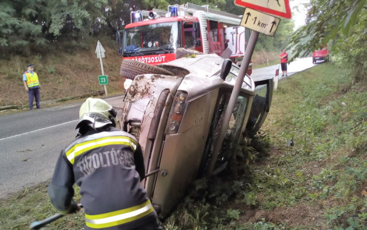 Több műszaki mentéshez is riasztották a tűzoltókat