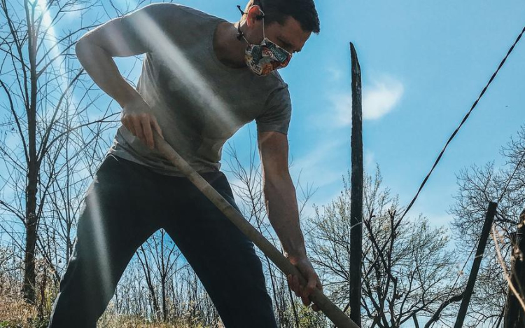A tanyáról jár dolgozni a Tények műsorvezetője