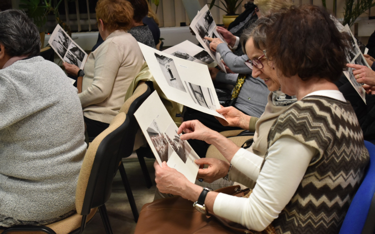 Kiállítás nyílt a régi fotókból 