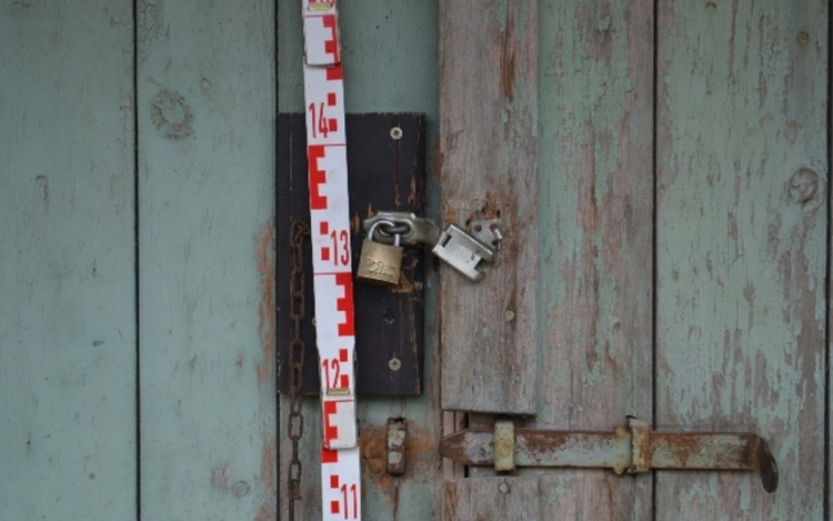 Gépeket loptak Iregszemcsén