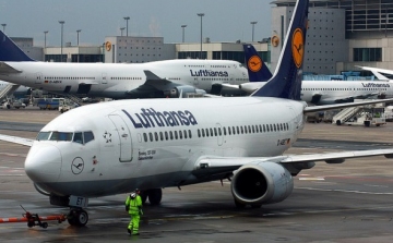 Sztrájkolnak két német repülőtéren, budapesti járatot is töröltek
