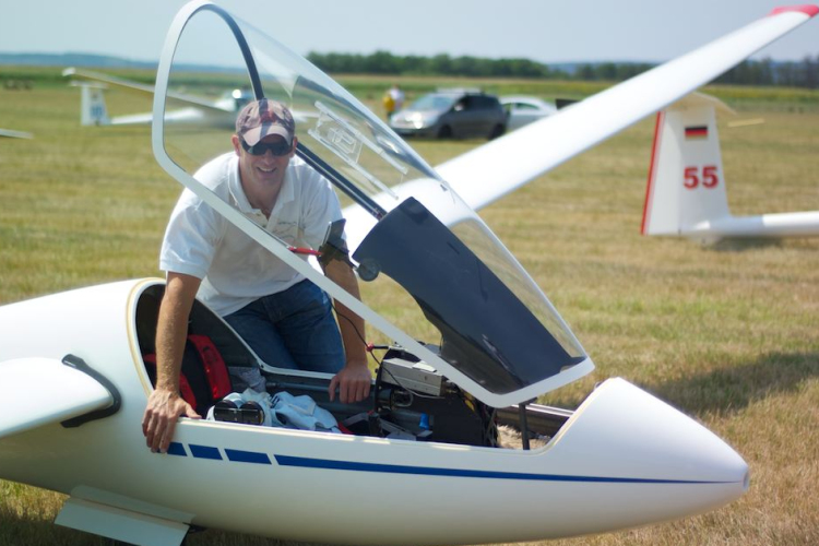 Nemzetközi vitorlázórepülő-verseny Őcsényben