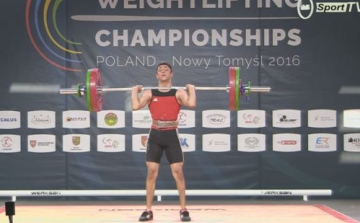 A tiranai EB-re készül Ricsi