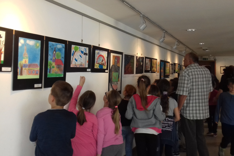 Alkosd újra Tamásit címmel nyílt kiállítás