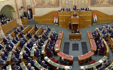 Nyolc törvényjavaslatról tárgyal a parlament 