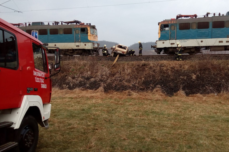 Maga alá gyűrte az autót az Intercity
