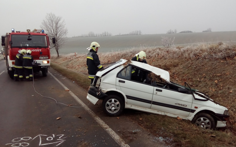 Közúti közlekedési baleset a 61-es főúton