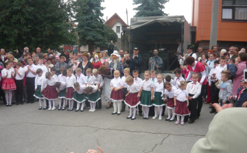 Szüretelnek, énekelnek, láttál-e már ennél szebbet?