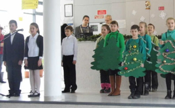 Ünnepi műsorral zárult az idei év a tamási iskolában