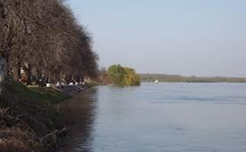 Harminc centiméterrel dőlhet meg a csúcs