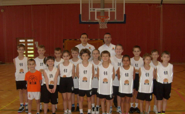 Hazai pályán játszottak a Dámocskák