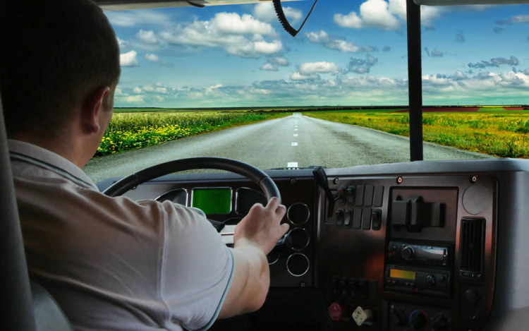 Holnaptól visszaállnak a vezetési- és pihenőidők szabályai