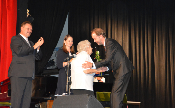 Deák Istvánné lett Tamási Város Díszpolgára