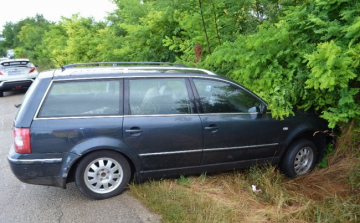 Kereszteződésben vesztette el uralmát az autó felett