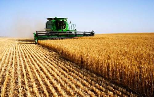 Elindul a Földet a gazdáknak program