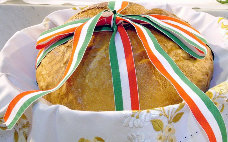 Államalapításunk és az új kenyér ünnepe